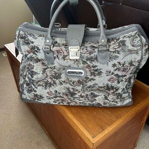Oscar de la Renta Floral Gray Women's Overnight Bag